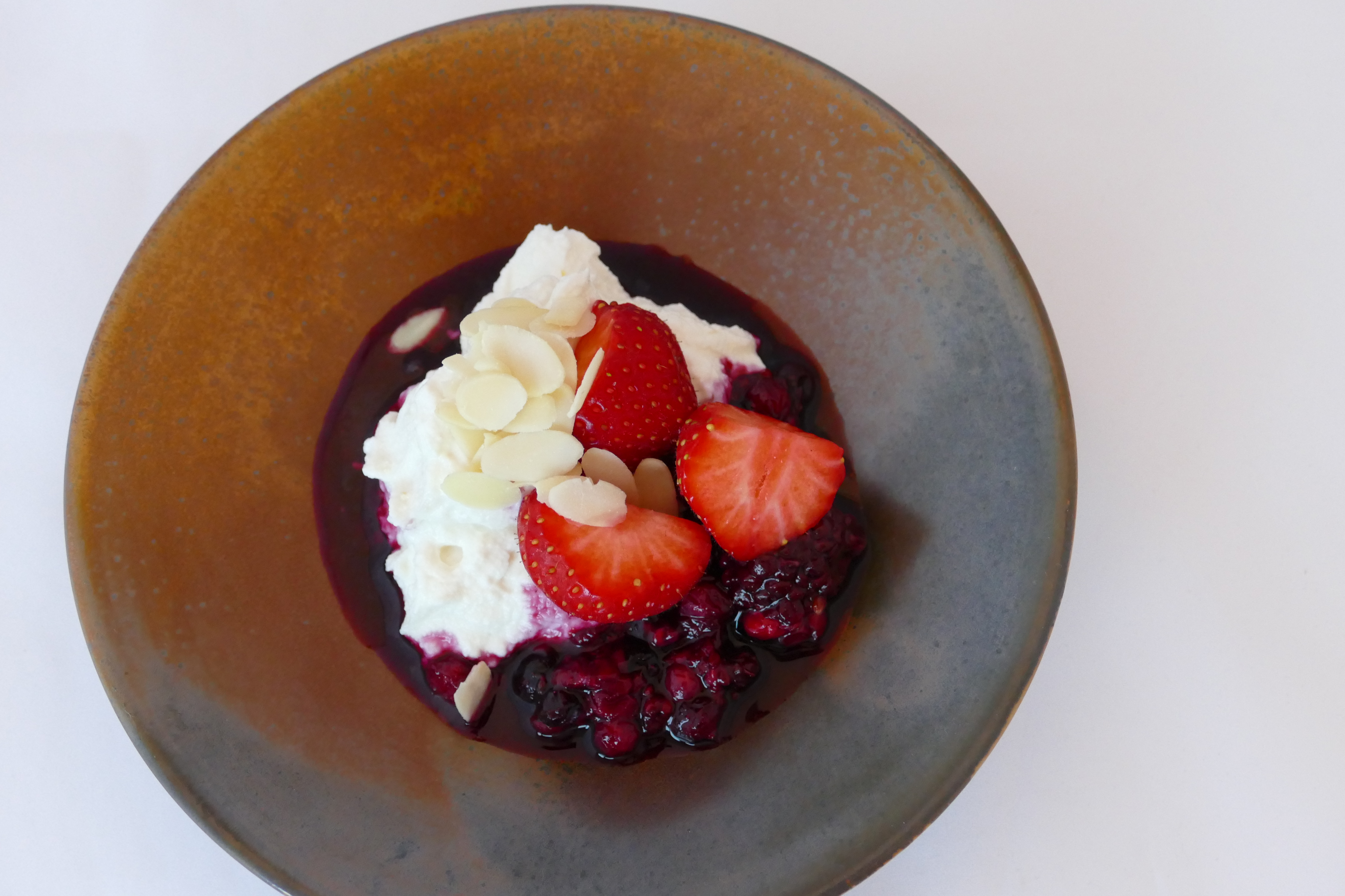 Ricotta met rood fruit