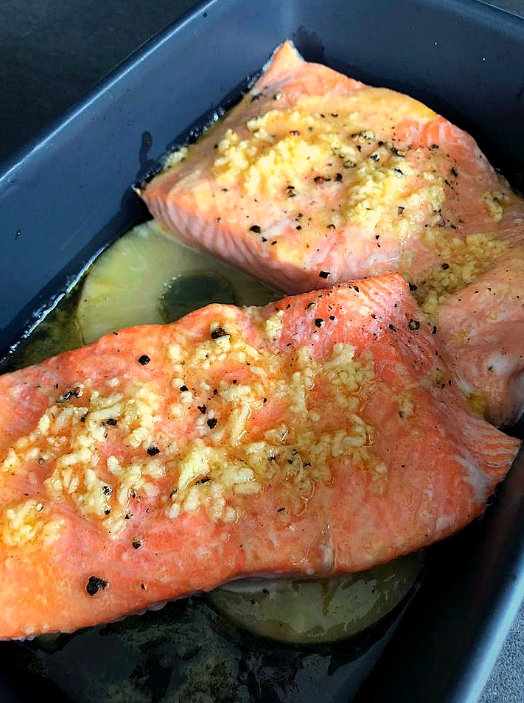 Zalm met ananas en honing-look marinade