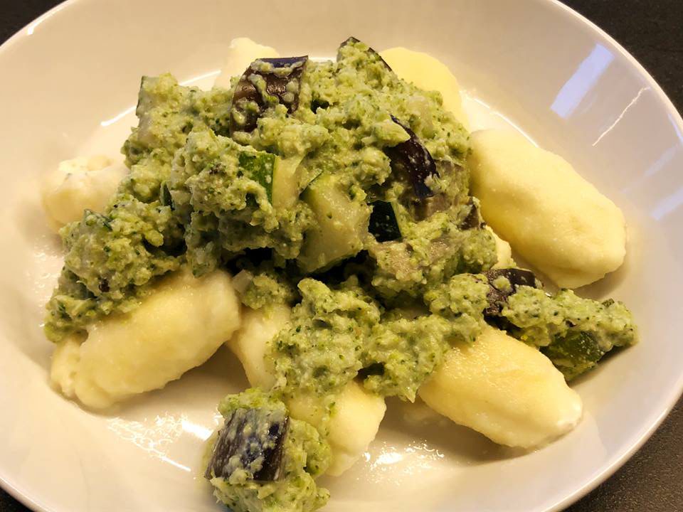 Gnudi’s in broccolisaus met aubergine en courgette